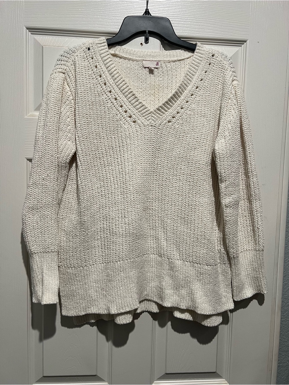 SO Off-White V-Neck Eyelet Knit Sweater